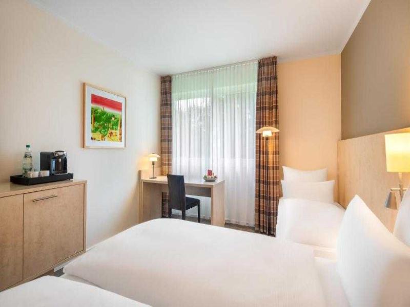 Sunday Hotel Bielefeld Johannisberg image
