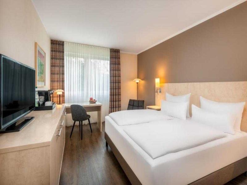 Sunday Hotel Bielefeld Johannisberg image