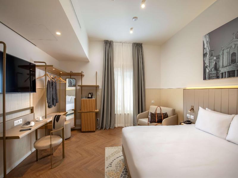 Cosmopolita Hotel Rome, Tapestry Collection by Hil image