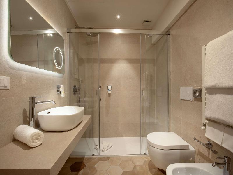 Cosmopolita Hotel Rome, Tapestry Collection by Hil image
