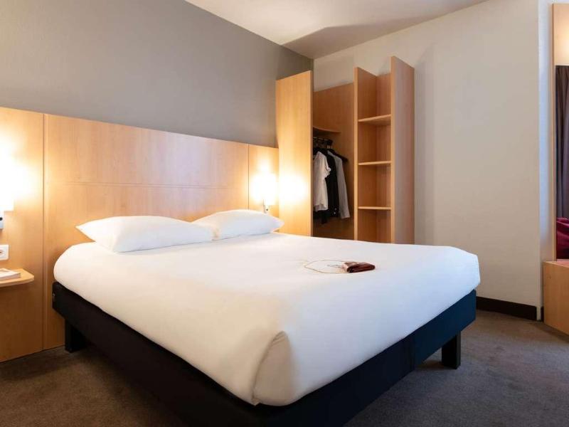 Hotel Faubourg Galant Paris Handwritten Collection image