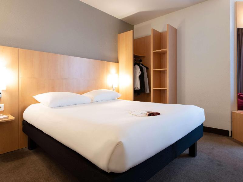 Hotel Faubourg Galant Paris Handwritten Collection image