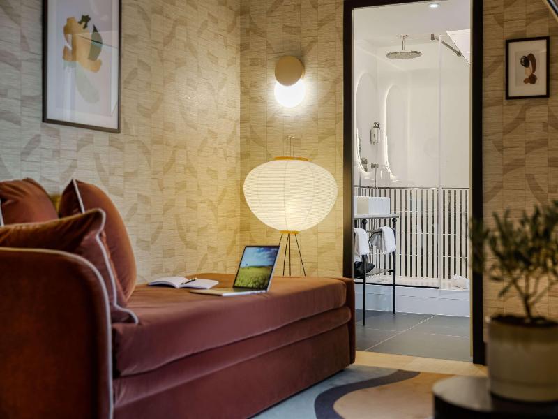 Hotel Faubourg Galant Paris Handwritten Collection image