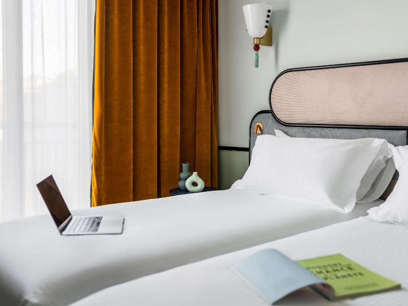 Hotel Faubourg Galant Paris Handwritten Collection image