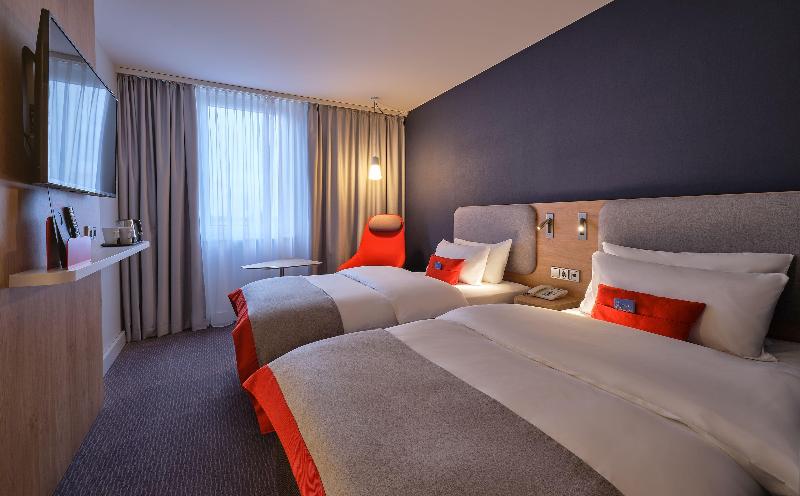 Holiday Inn Express Cologne Muelheim image