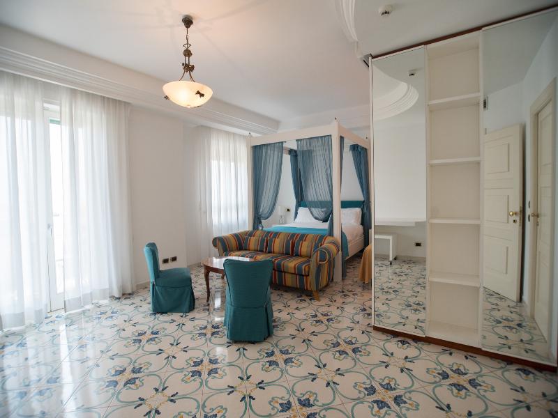 Villa Maria image