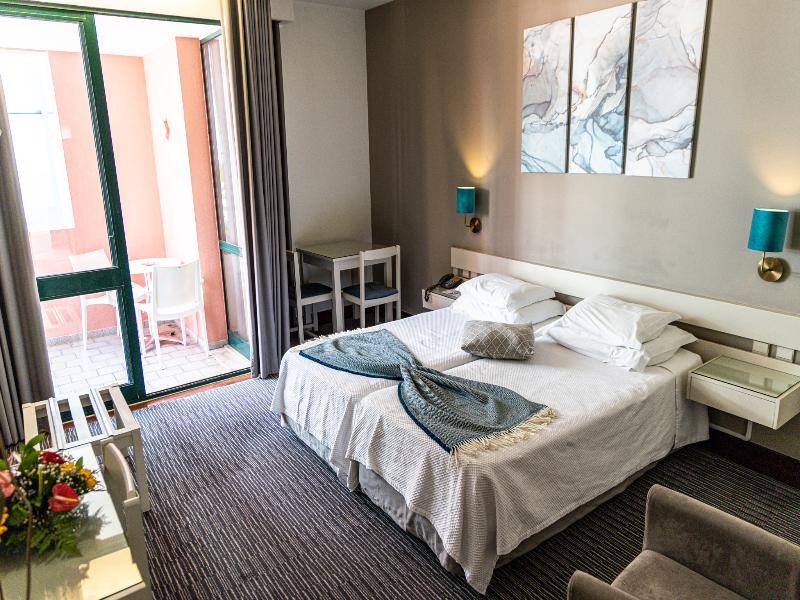 Aparthotel Imperatriz image