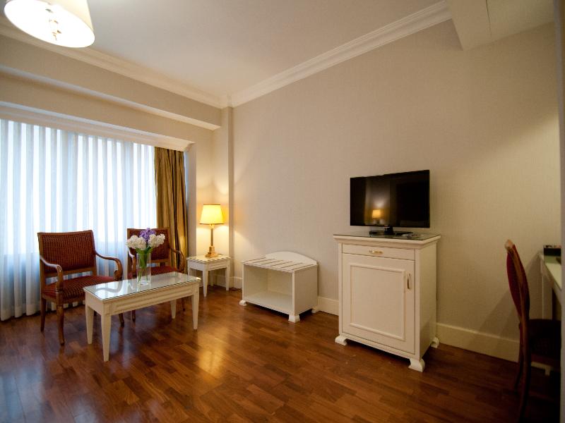 Taksim Metropark Hotel image