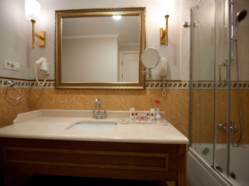 Taksim Metropark Hotel image