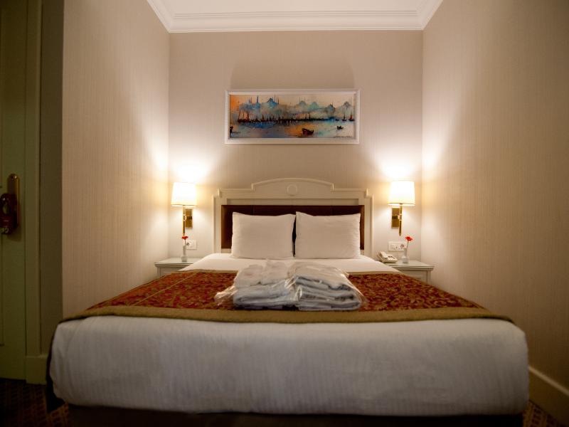 Taksim Metropark Hotel image