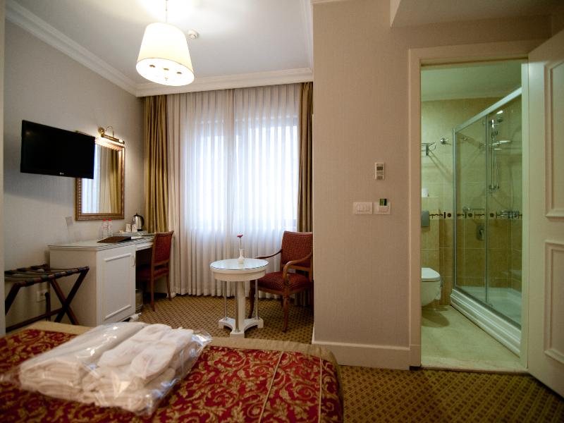 Taksim Metropark Hotel image