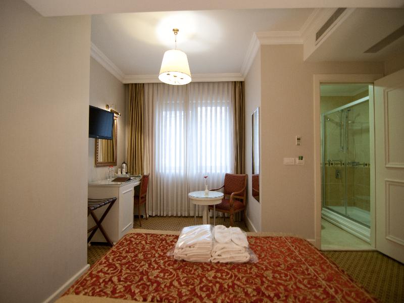 Taksim Metropark Hotel image