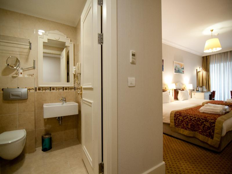 Taksim Metropark Hotel image