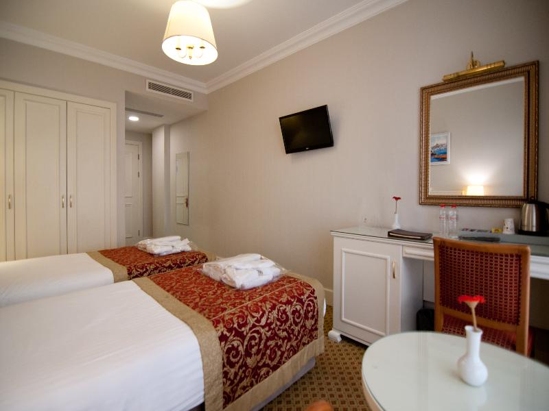 Taksim Metropark Hotel image