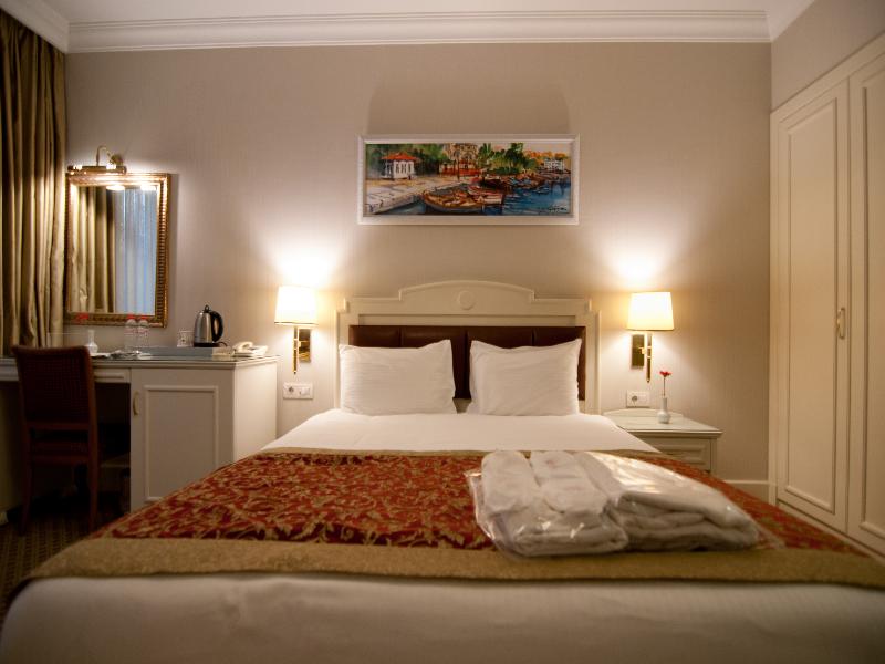 Taksim Metropark Hotel image