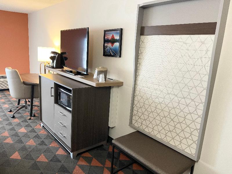 Holiday Inn Great Falls image
