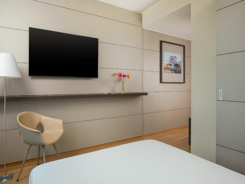 UNA HOTELS Bologna Fiera image