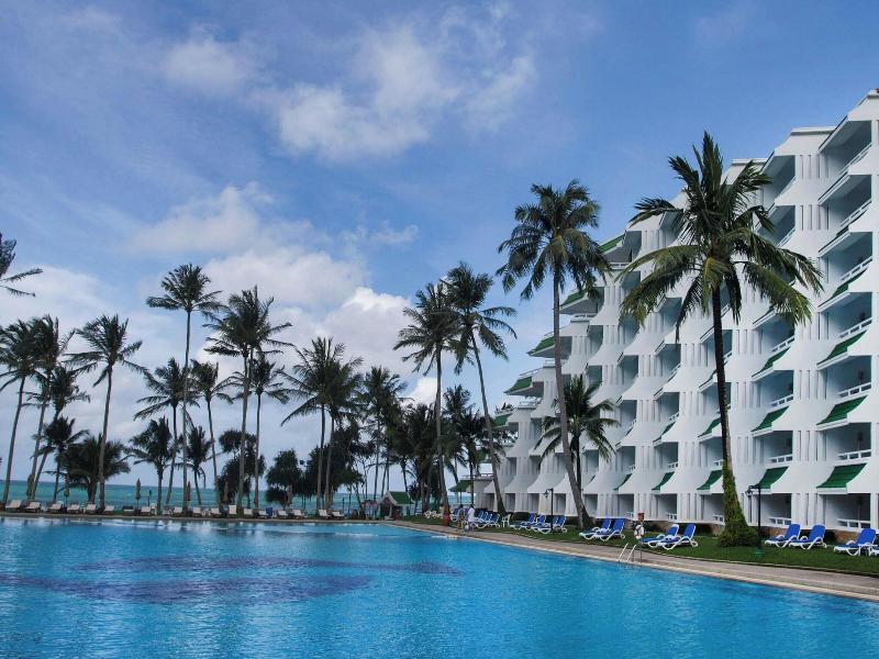 Le Meridien Phuket Beach Resort image