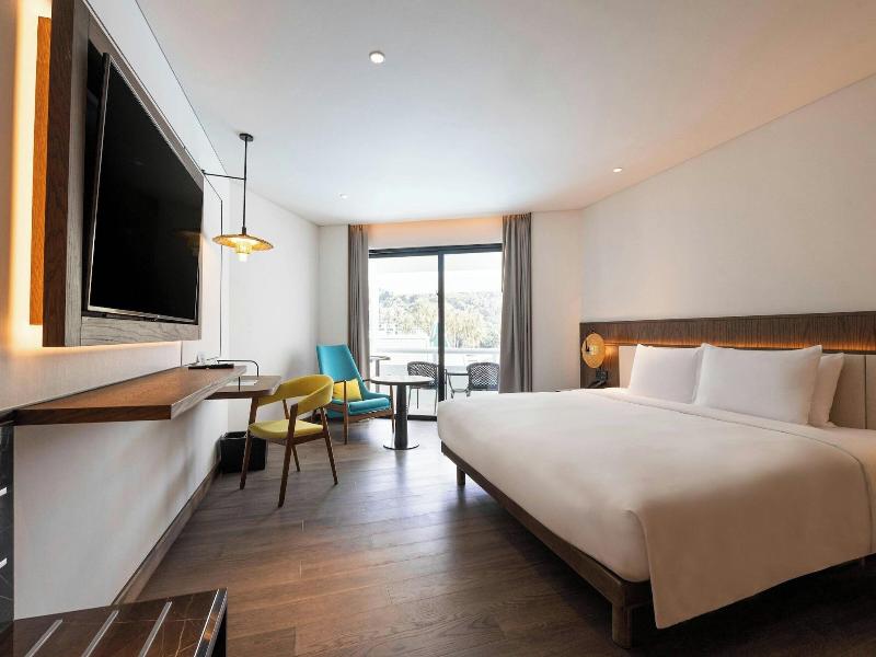 Le Meridien Phuket Beach Resort image