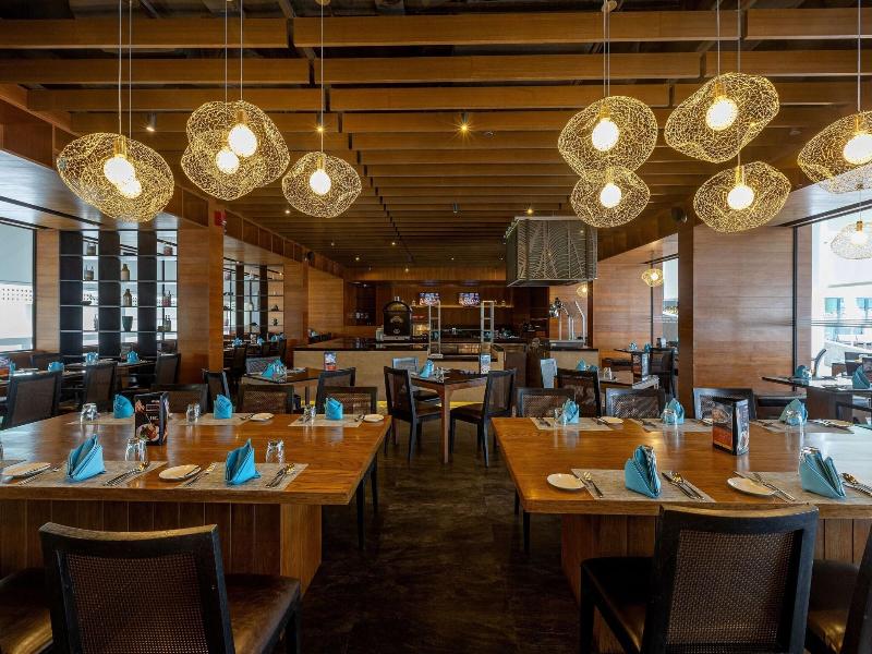 Le Meridien Phuket Beach Resort image