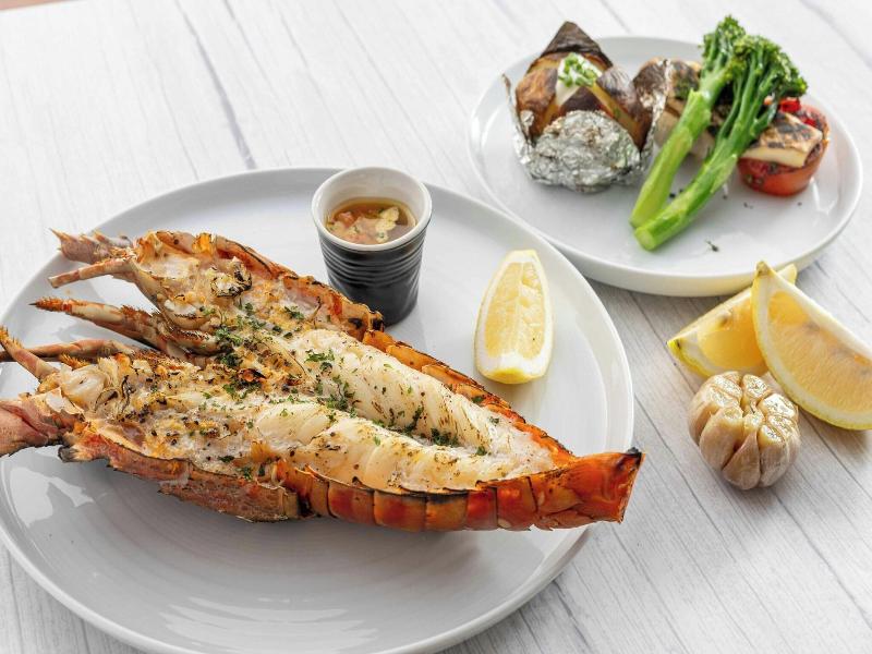 Le Meridien Phuket Beach Resort image