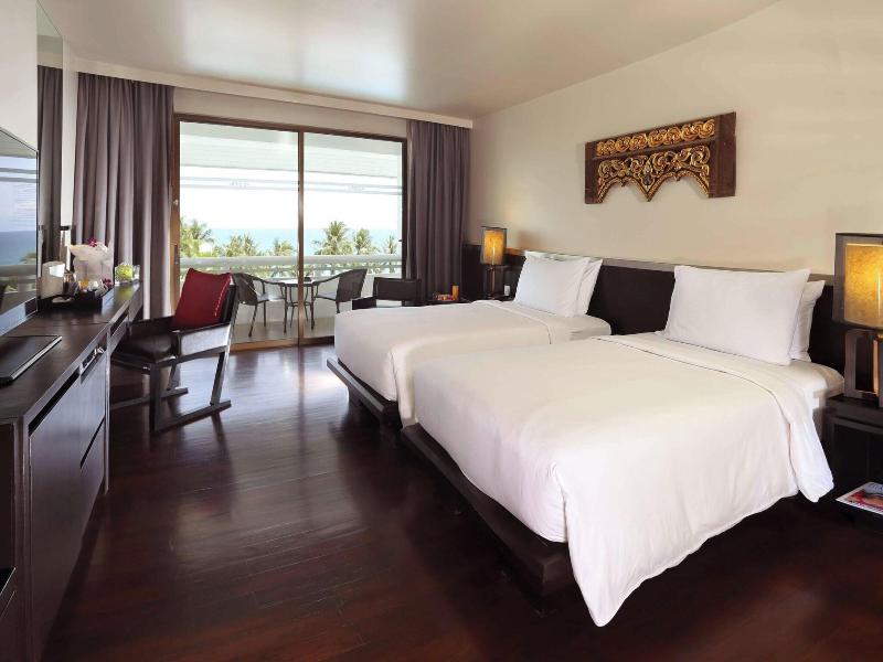 Le Meridien Phuket Beach Resort image