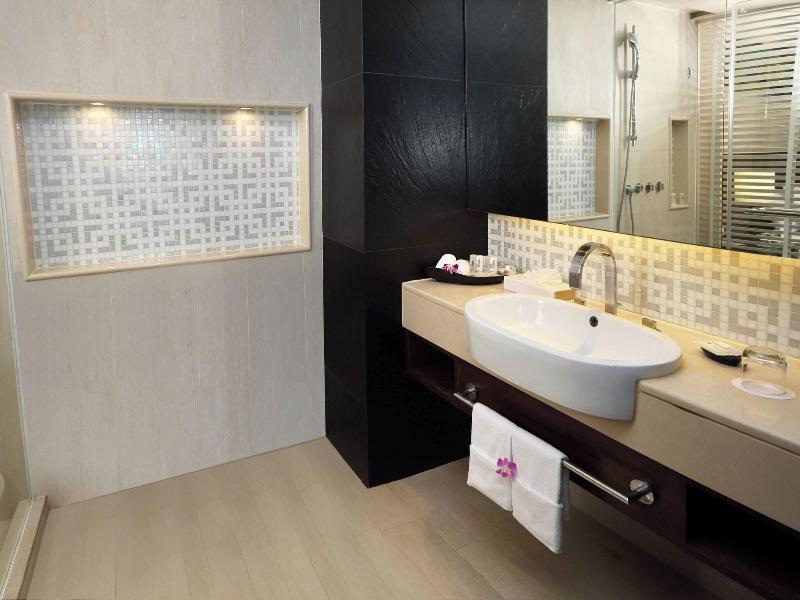 Le Meridien Phuket Beach Resort image