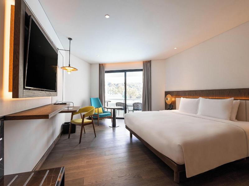 Le Meridien Phuket Beach Resort image