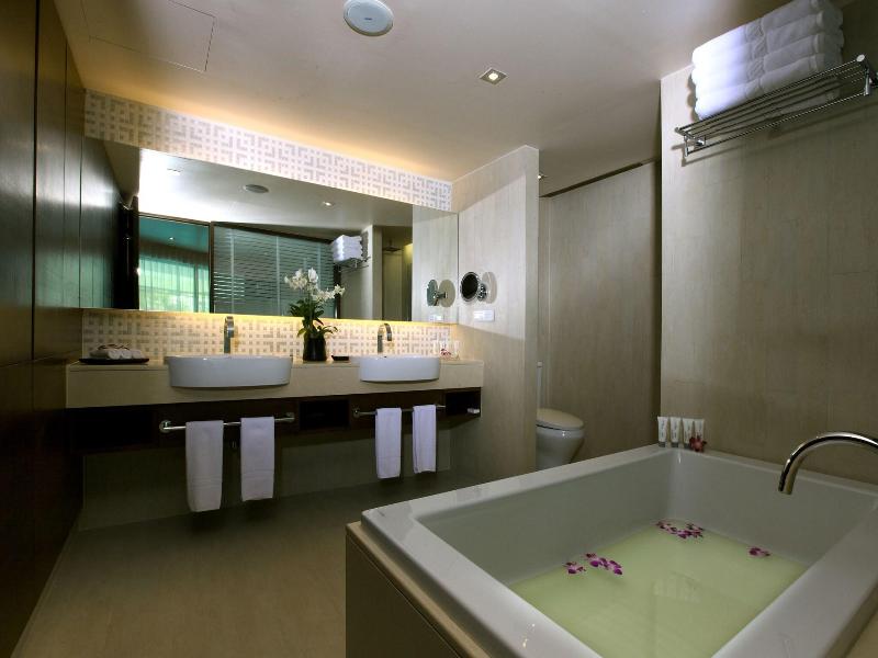 Le Meridien Phuket Beach Resort image