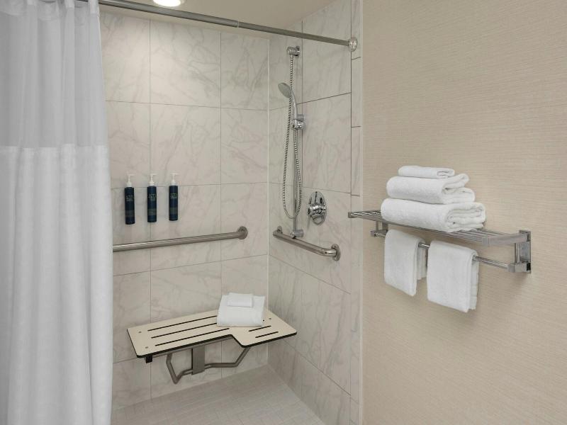 Four Points by Sheraton Downtown Seattle Center image