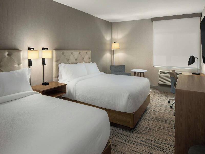Four Points by Sheraton Downtown Seattle Center image