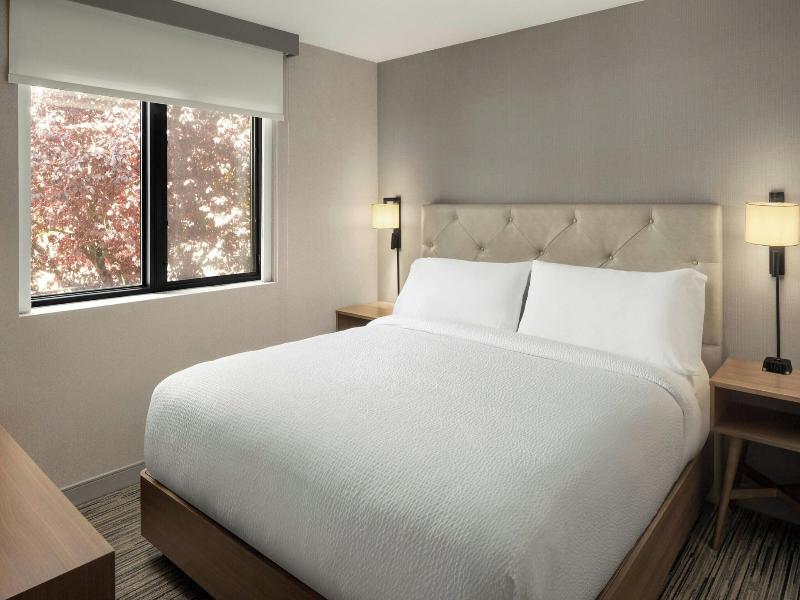 Four Points by Sheraton Downtown Seattle Center image