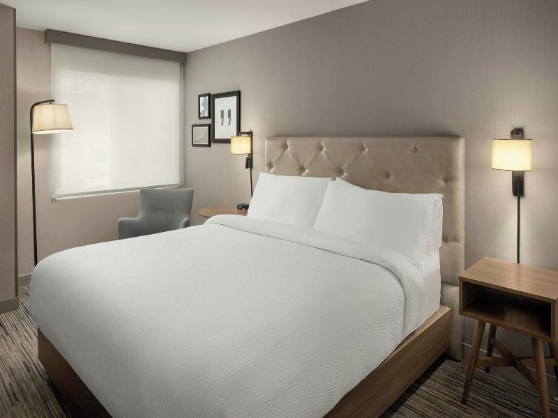 Four Points by Sheraton Downtown Seattle Center image