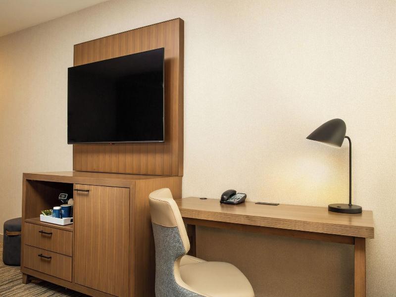 Four Points by Sheraton Downtown Seattle Center image