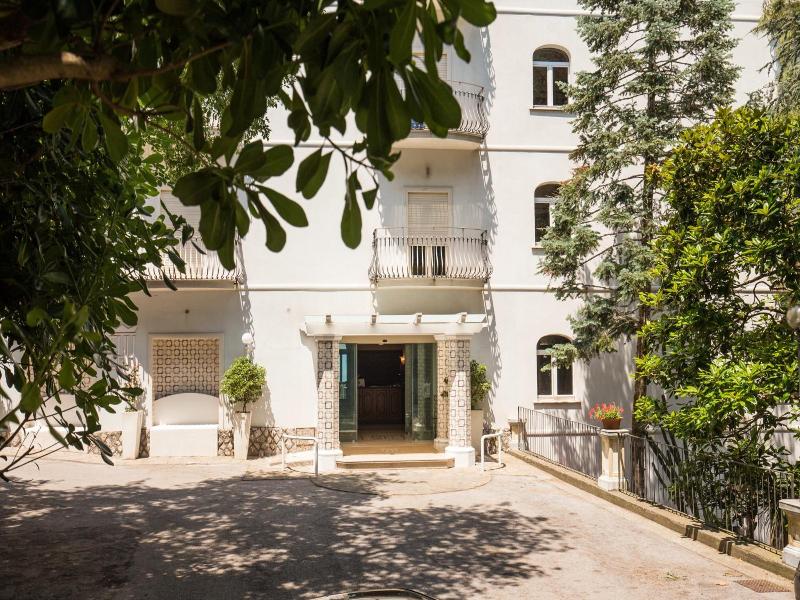 Grand Hotel Hermitage image
