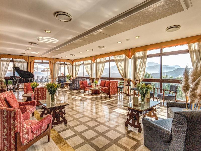 Grand Hotel Hermitage image