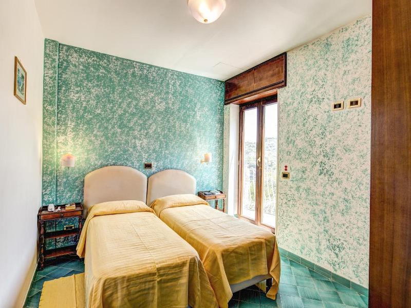 Grand Hotel Hermitage image