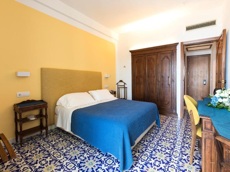Grand Hotel Hermitage image