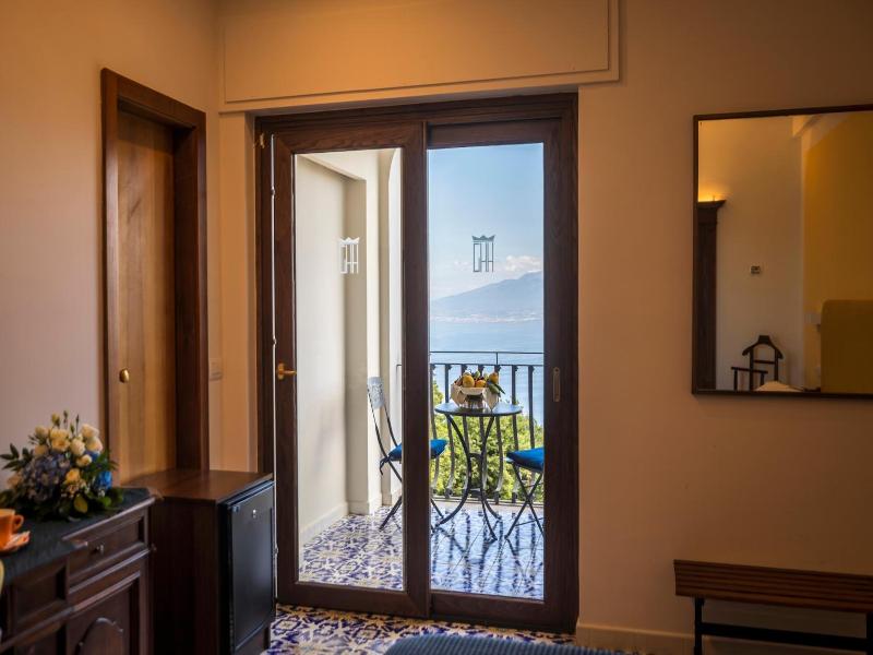 Grand Hotel Hermitage image