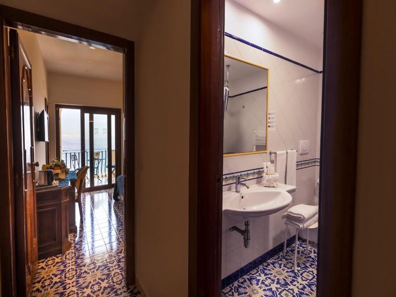 Grand Hotel Hermitage image