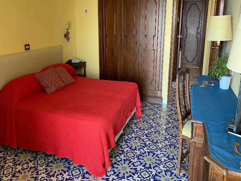 Grand Hotel Hermitage image
