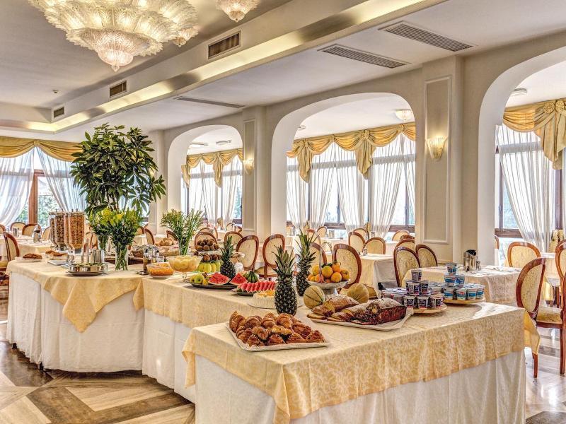 Grand Hotel Hermitage image