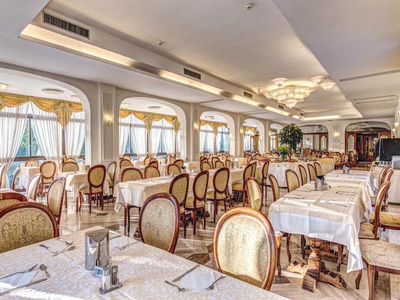 Grand Hotel Hermitage image