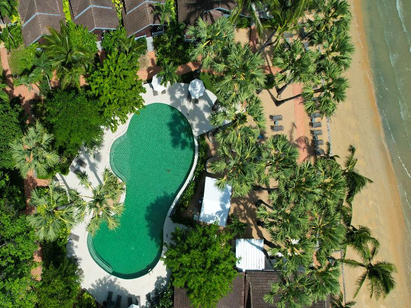Paradise Beach Resort Samui image