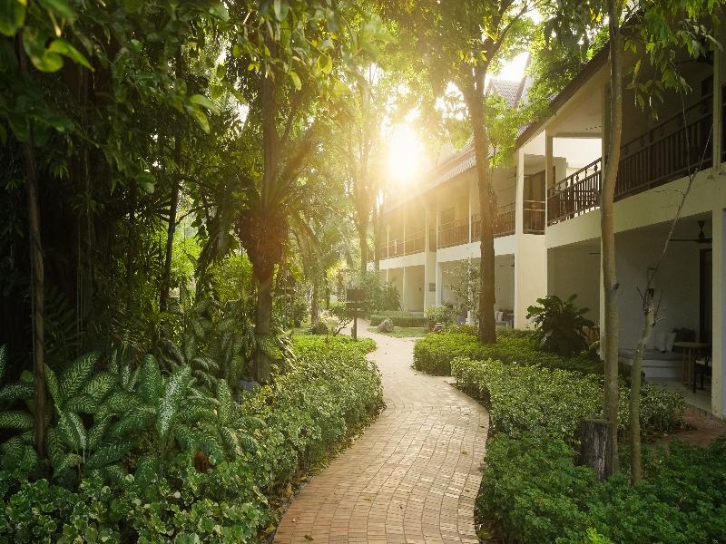 Paradise Beach Resort Samui image