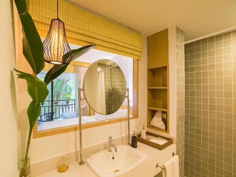 Paradise Beach Resort Samui image