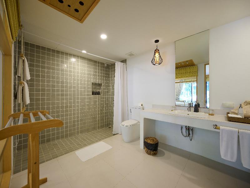 Paradise Beach Resort Samui image