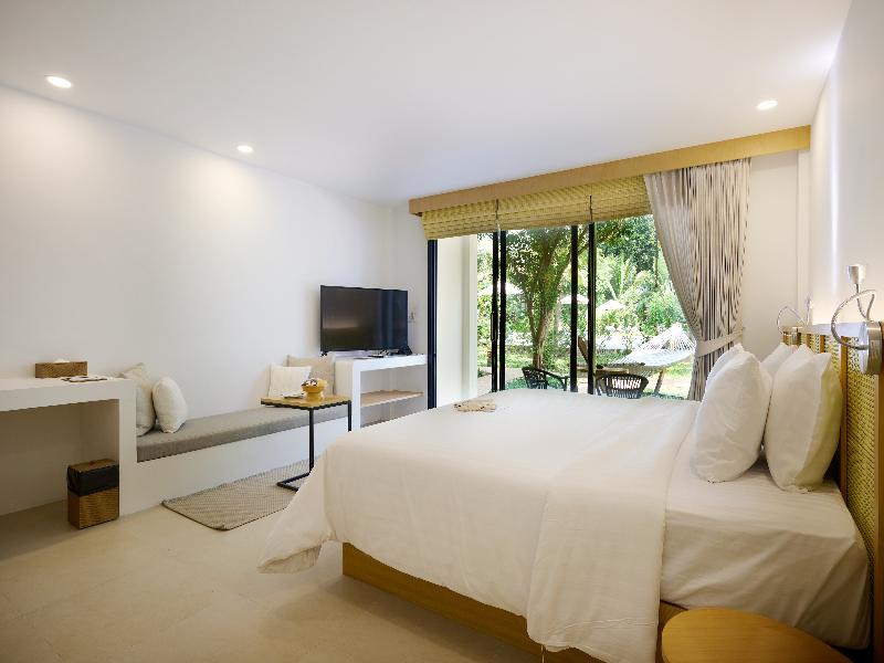 Paradise Beach Resort Samui image