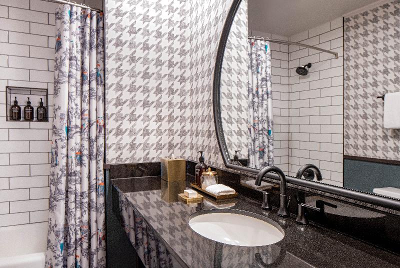 Pelham Hotel image
