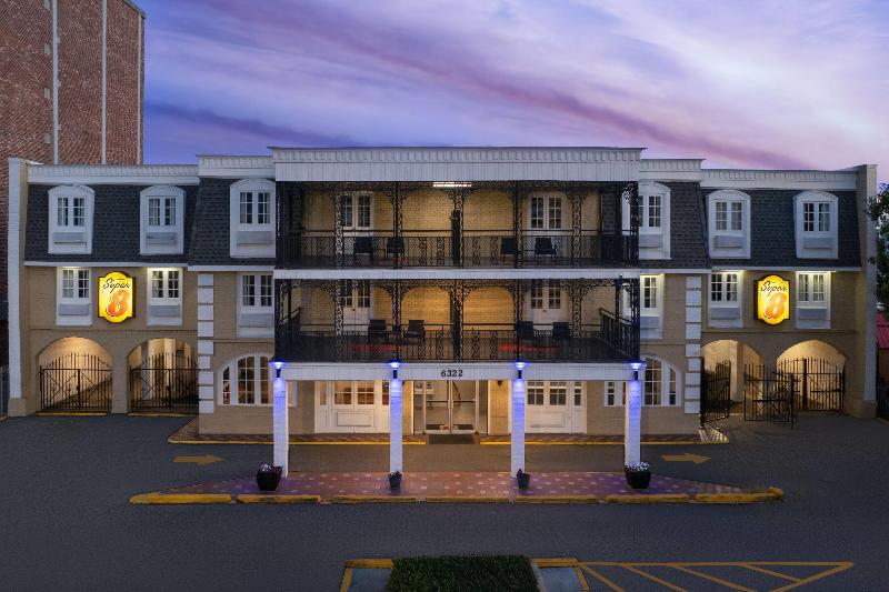 Super 8 by Wyndham New Orleans image